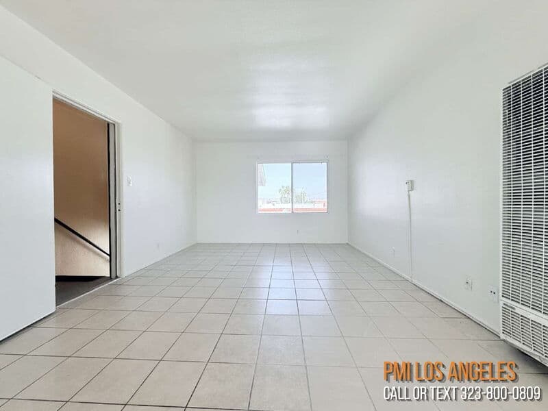 Los Angeles Condo: 943 West 68th Street