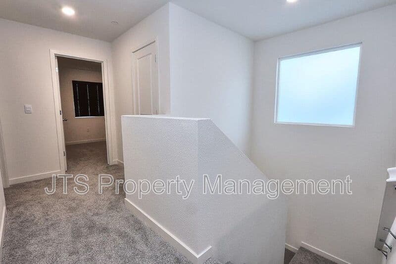 Roseville House: 2049 Shady Tree Circle