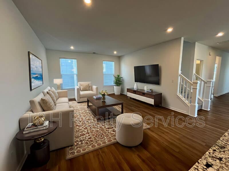 Plainfield House: 9275 Loyola Way