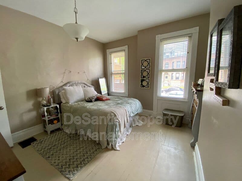 Pittsburgh Condo: 5730 Holden Street