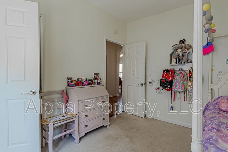 Greer House: 209 Birchleaf Ln