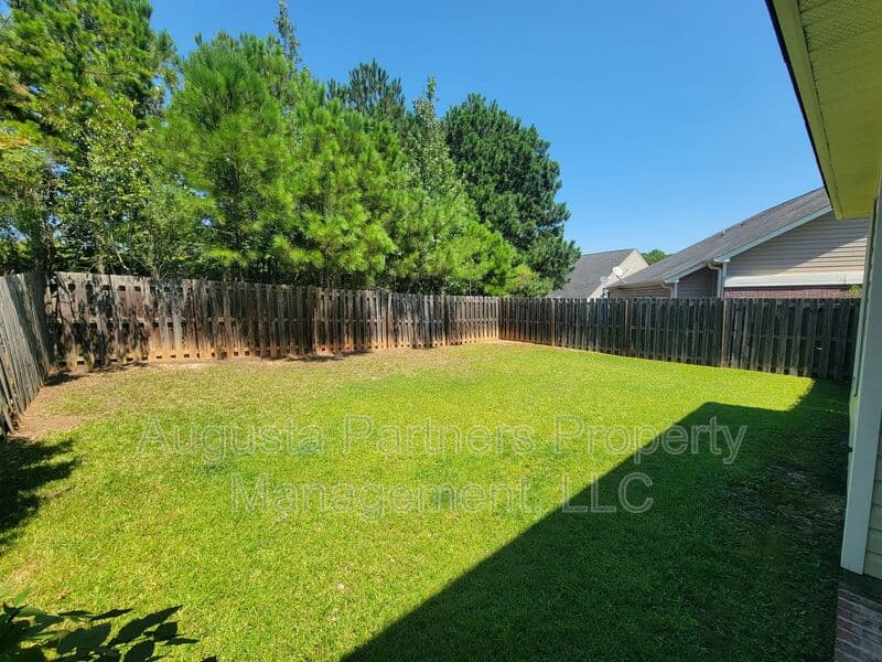 Grovetown House: 392 Bowen Falls
