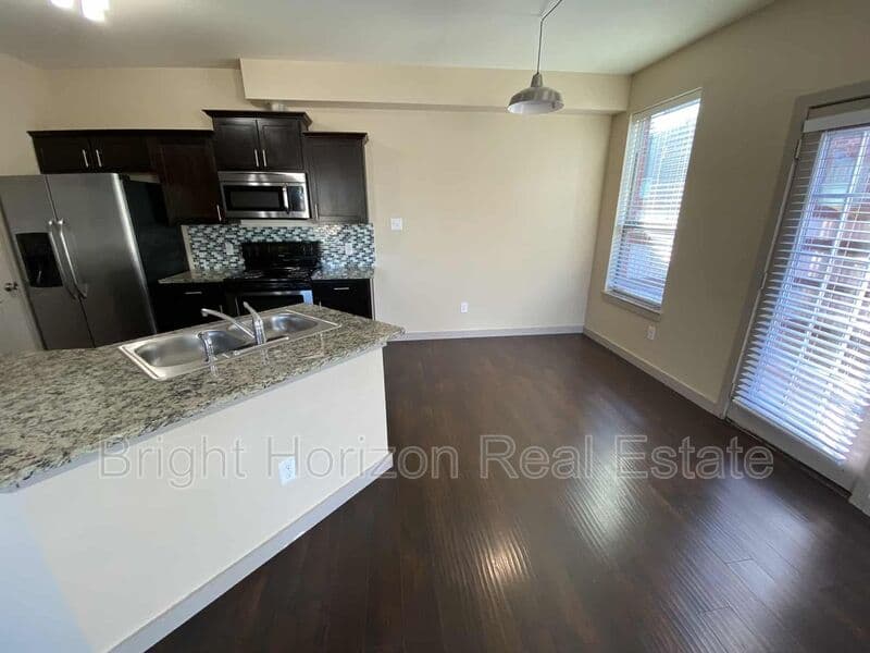 Hurst Condo: 3621 Valley Vista Drive