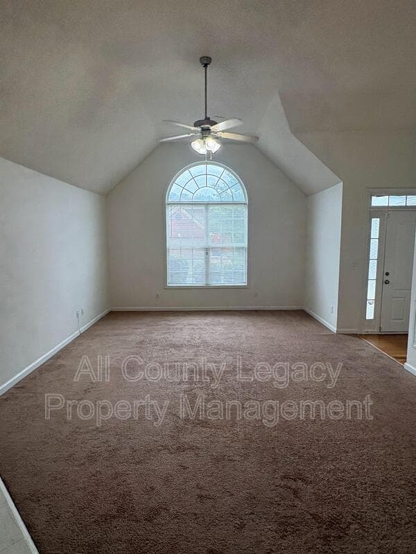 Snellville House: 2803 Newtons Crest Cir