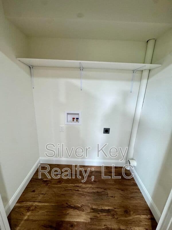 Athens Townhome: 318 Million Street