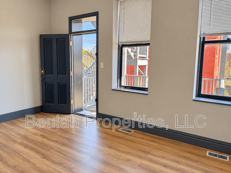 St. Louis House: 2012 S. 12th St - 1F