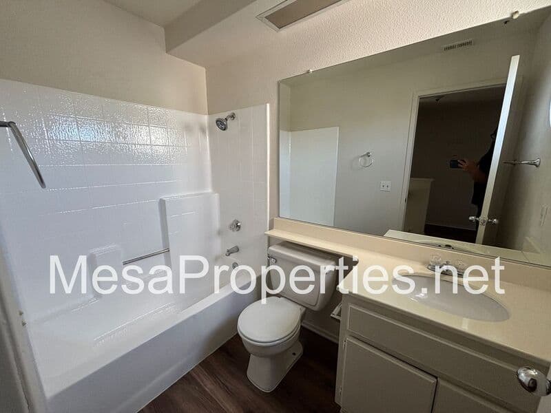 Fontana House: 14721 Cinnamon Dr