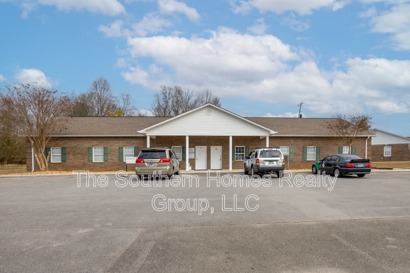 Etowah House: 305 Grady Road - 1