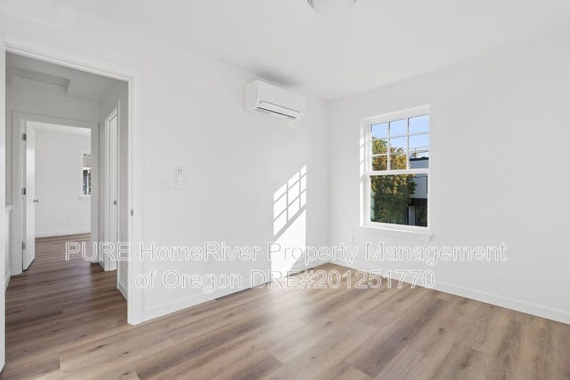 Portland Townhome: 2985 NE Emerson St
