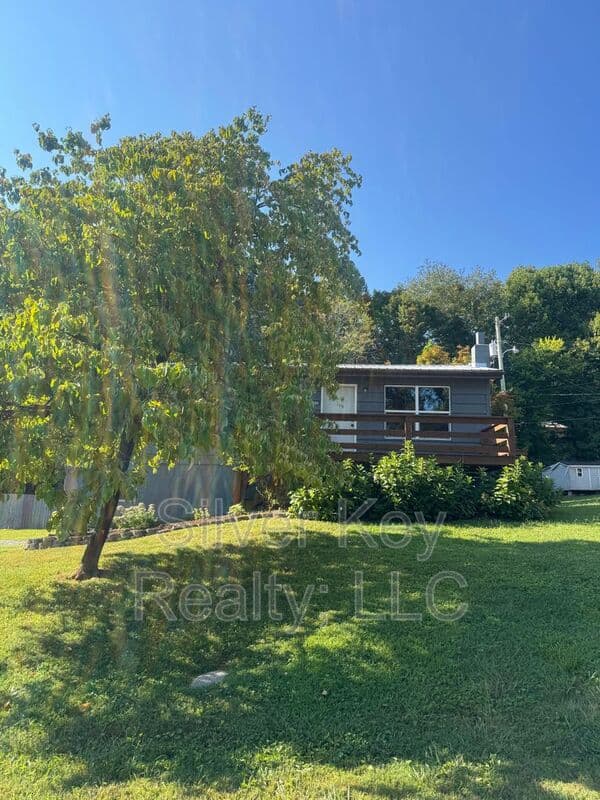 Athens House: 1603 Hutsell Drive