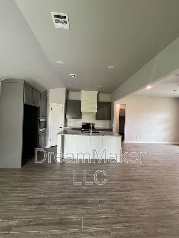 Goldsby House: 736 Apple Blossom Way