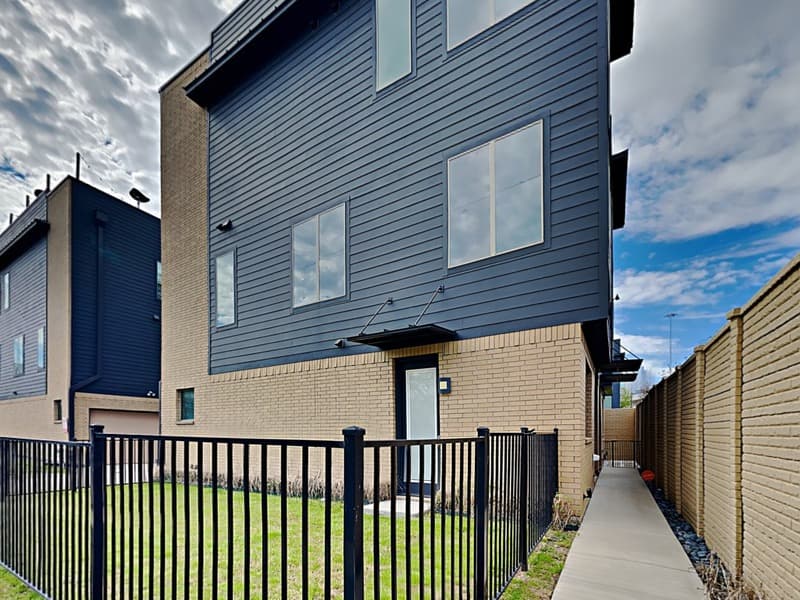 Dallas Townhome: 3107 Sunny Brae Dr
