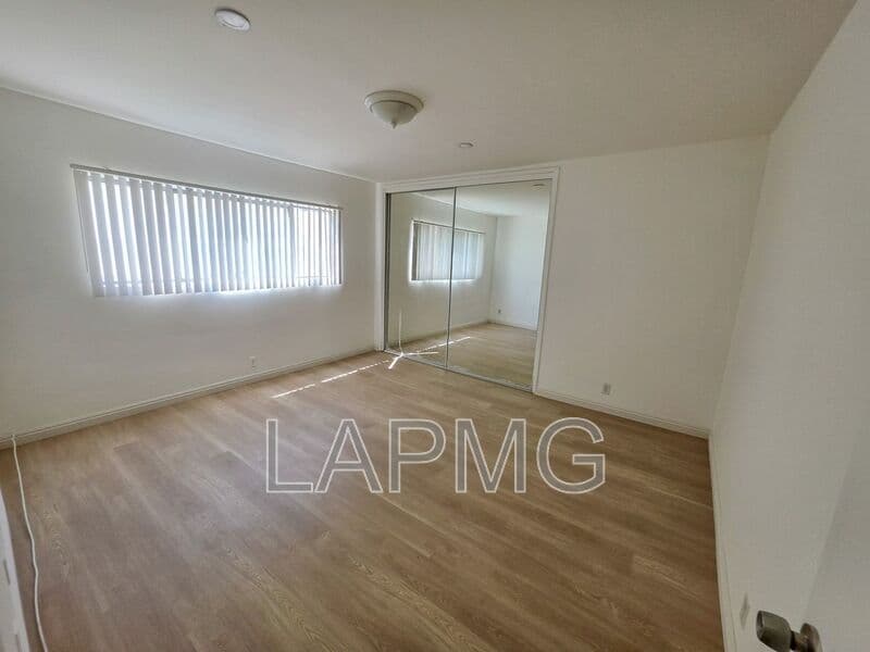 Los Angeles House: 815 S. Wooster Street