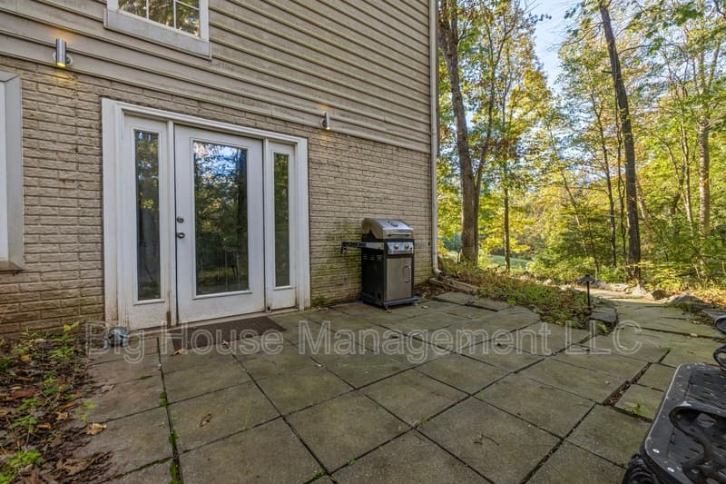 Sterling House: 47284 Grandview Pl