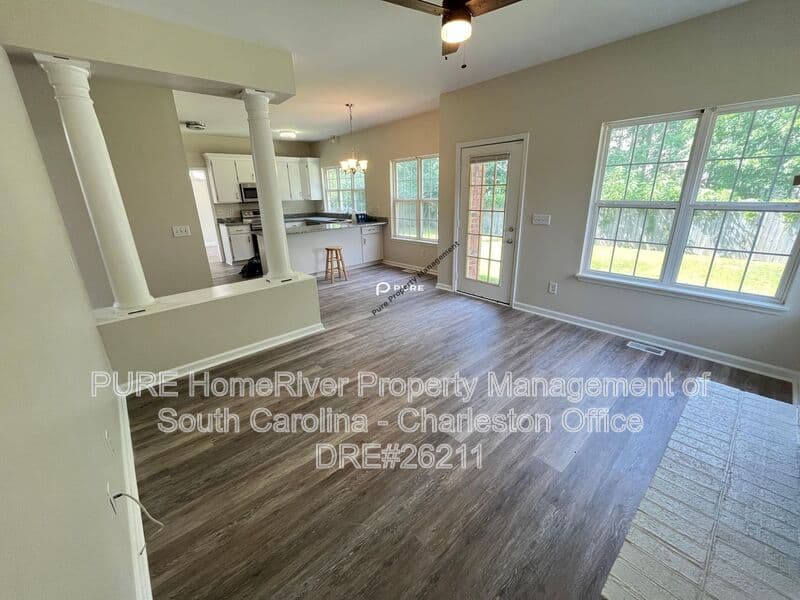 Ladson House: 180 Ponderosa Dr