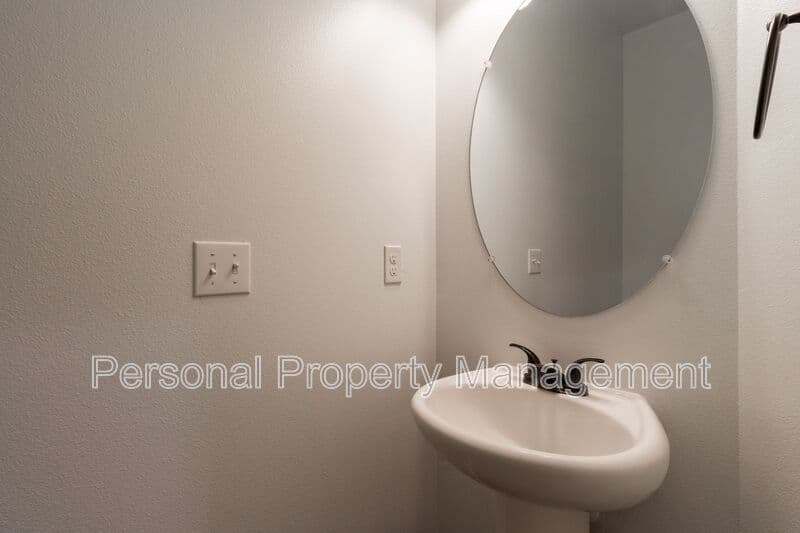Vancouver House: 2707 NE 130th Court