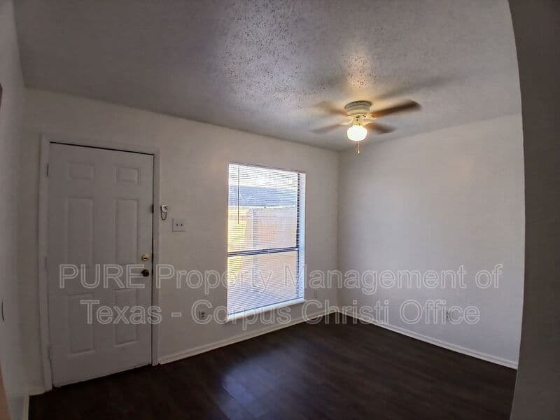 Corpus Christi Condo: 5001 Middlecoff Rd