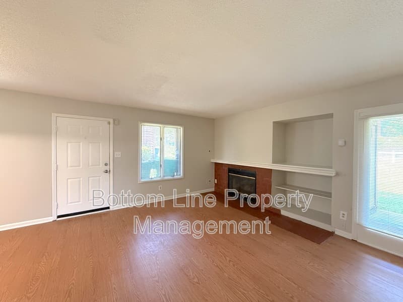 Charlotte Condo: 1831 J Julian