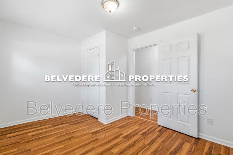 Greensboro House: 2220 Bradley St