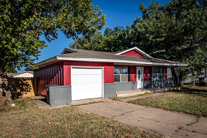 Lawton House: 3015 Northeast Pioneer Boulevard