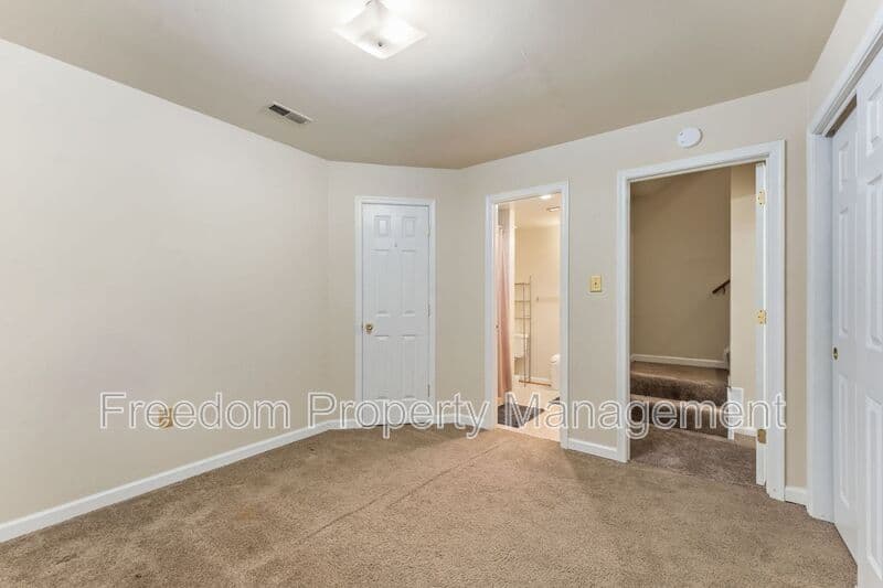 Warrenton Townhome: 726 Pine Tree Ct.