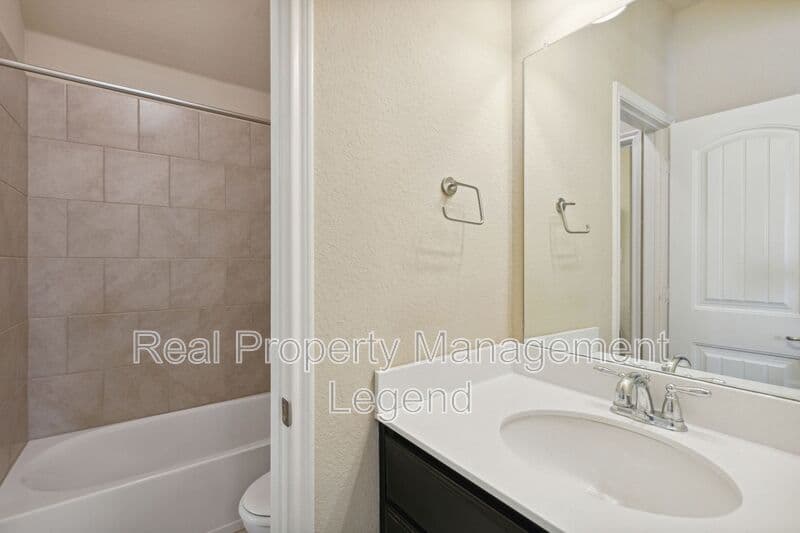 McKinney House: 812 Gray Fox Drive