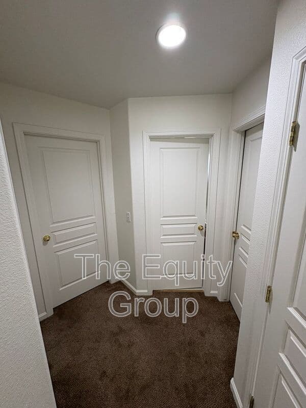 Visalia House: 5928 West Whitley Ave