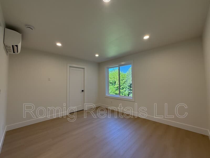 Vancouver House: 2111 E Mill Plain Blvd - A
