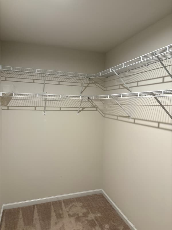 Greenville House: 102 Castlebrook Dr