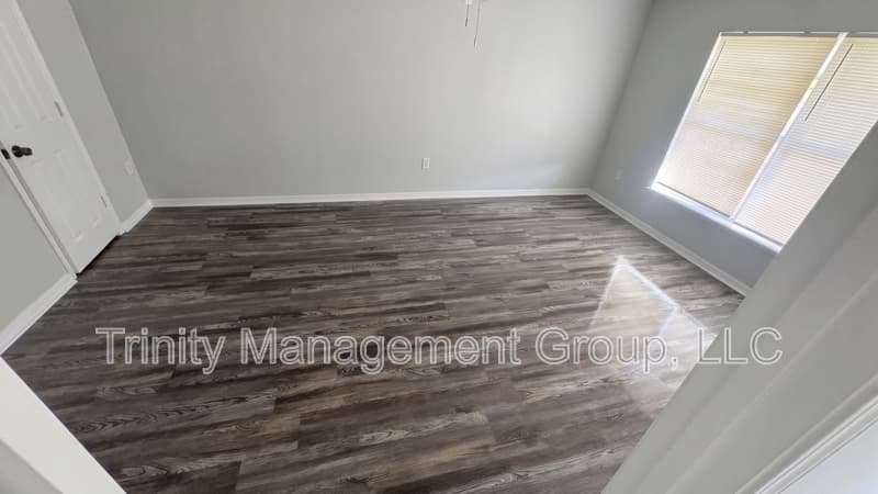 Spring Hill House: 6133 Airmont Drive