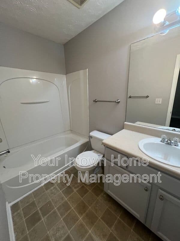 Jonesboro House: 8480 Moultrie Dr.