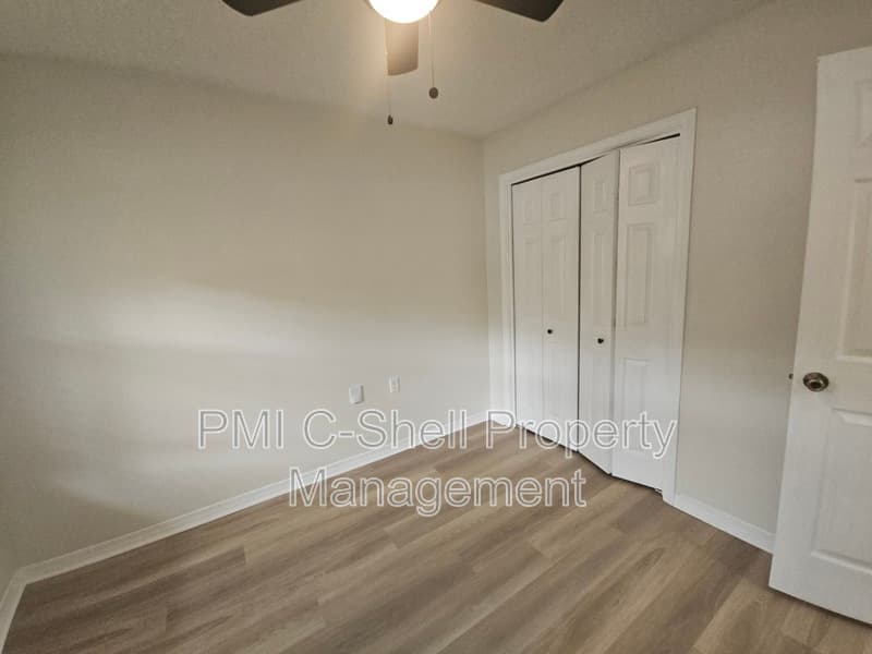 Pensacola House: 111 Wildflower Ln