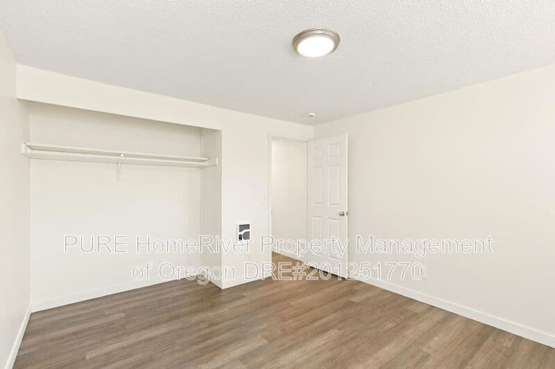 Portland Condo: 18411 E Burnside St