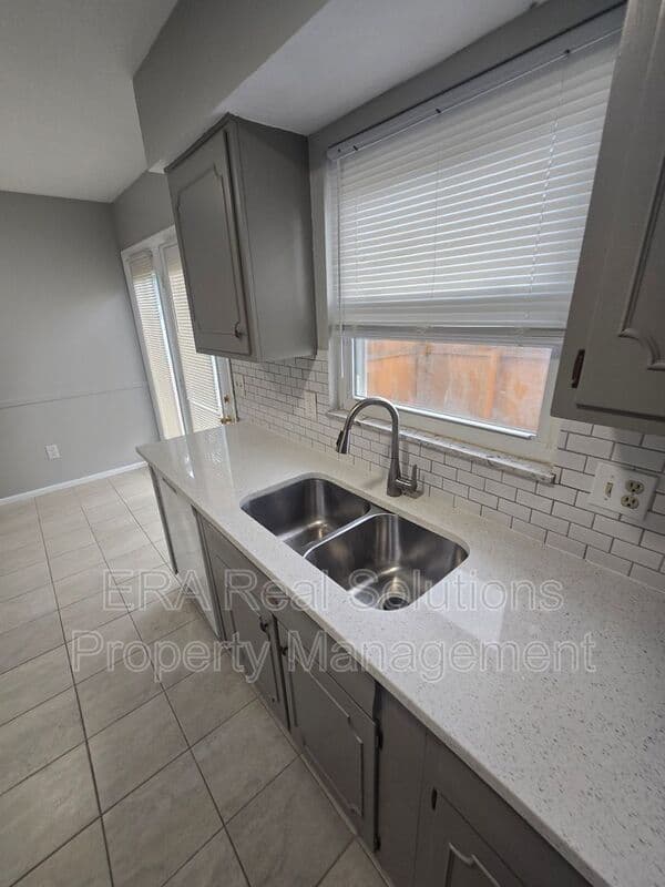 Columbus Condo: 852 S Roys Ave