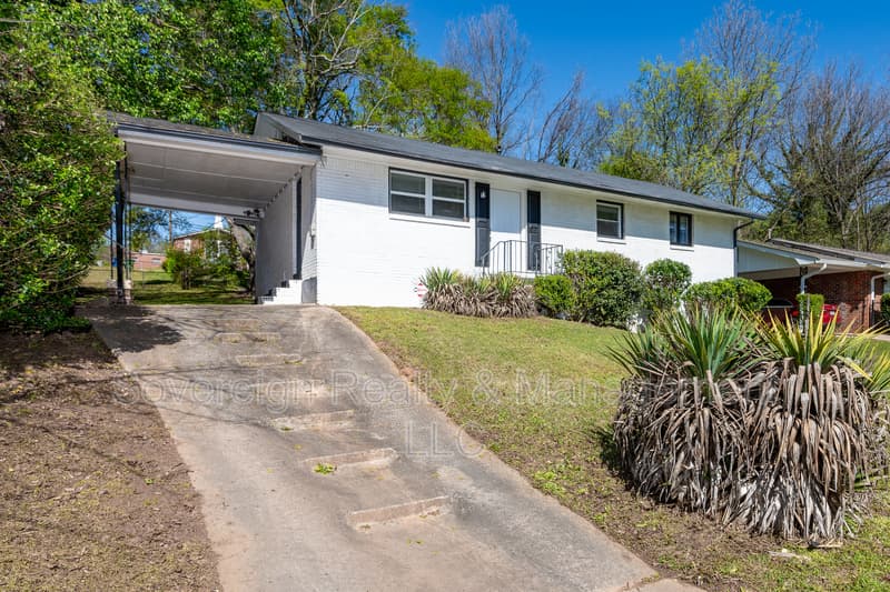 Atlanta House: 1891 Goddard St SE