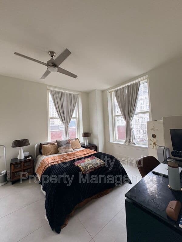Atlanta House: 57 Forsyth St