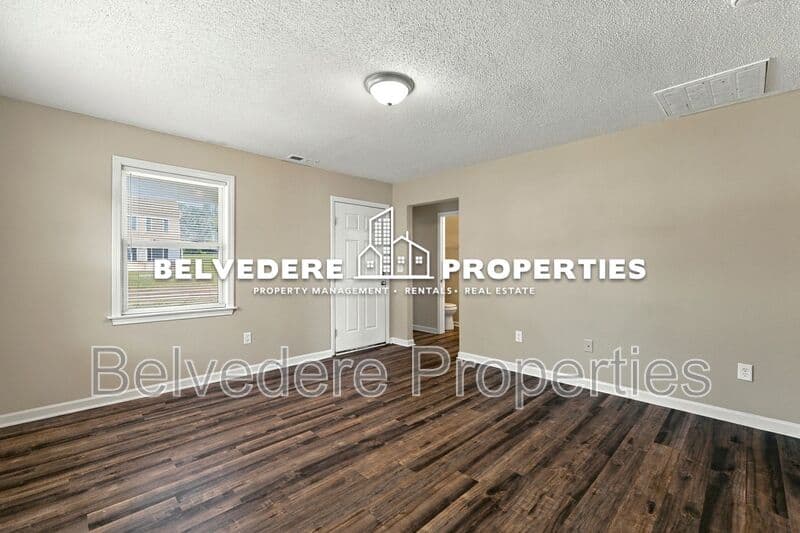 Burlington House: 1116 Spence Ct