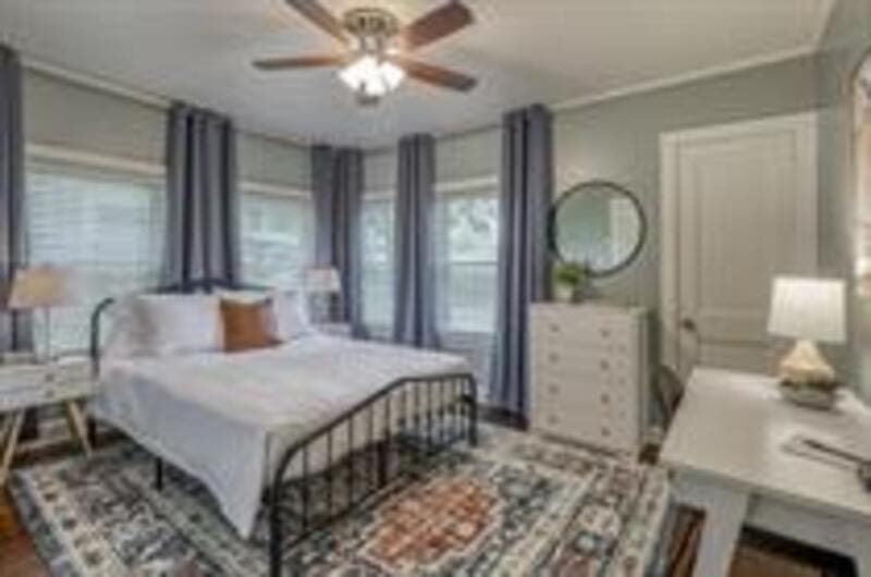 Kansas City Condo: 3400 Gillham Rd - 1N
