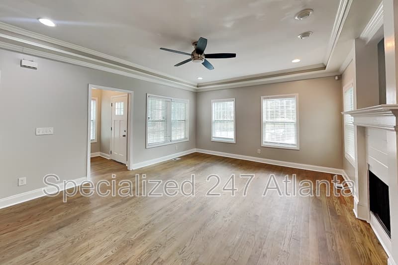 Atlanta House: 54 Hatcher Ave SW