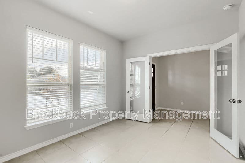 Leander House: 345 Ancellotta Way