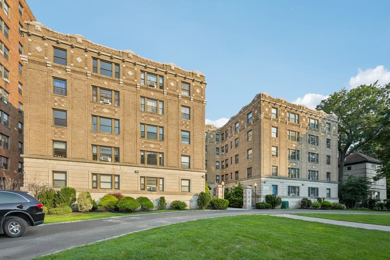 East Orange Condo: 120 S Harrison St - Apt - 37