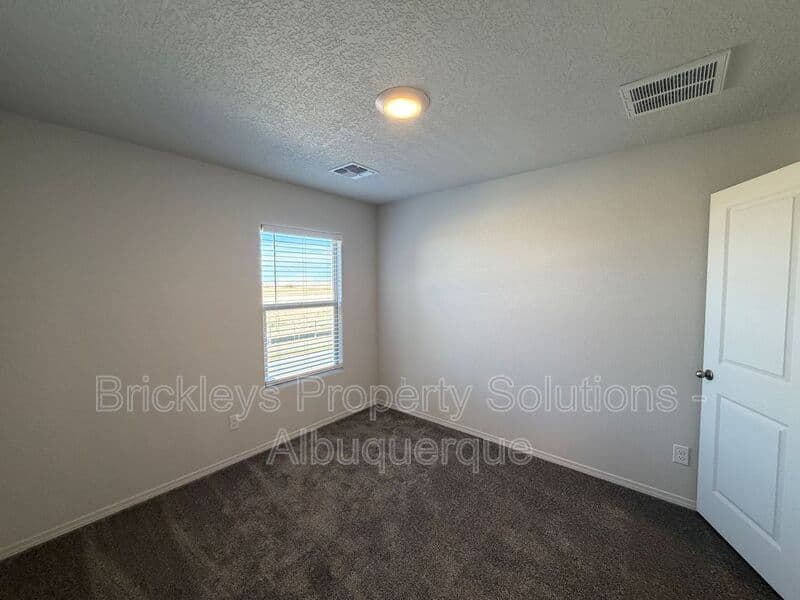 Albuquerque House: 6118 Chicago Dr SE