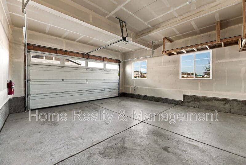 Erie Townhome: 1364 Penner Dr
