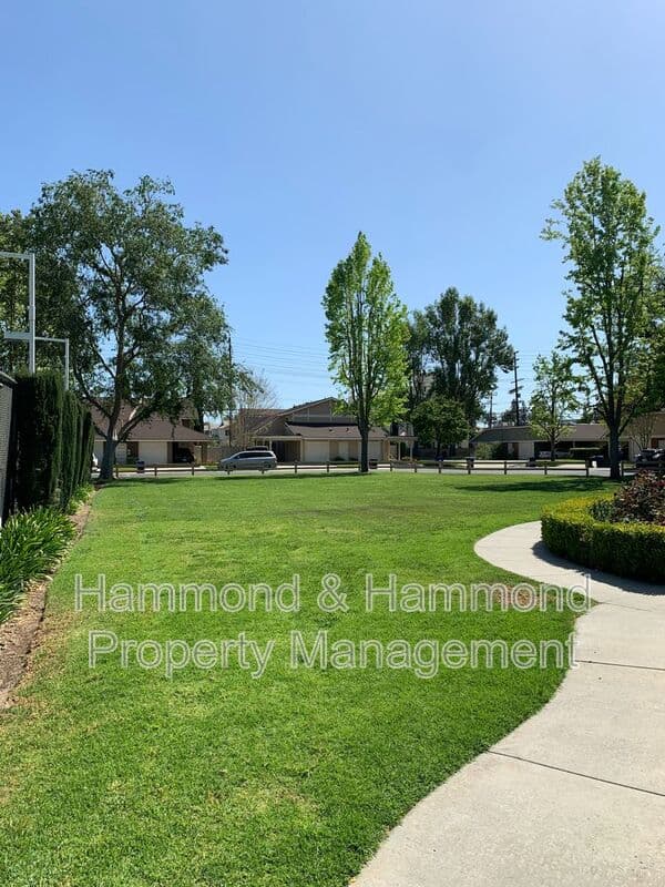 West Hills House: 22741 Bassett St.