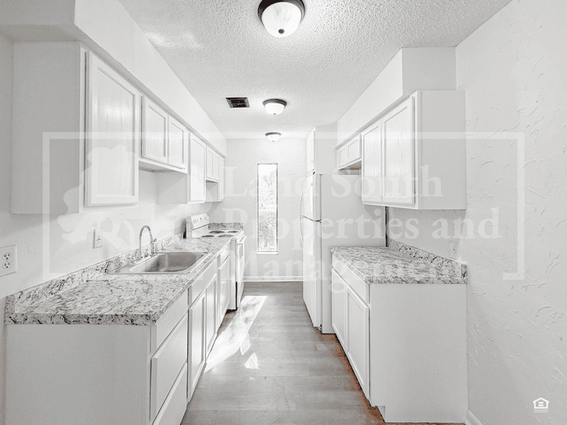 Lakeland House: 2417 Carolina Avenue