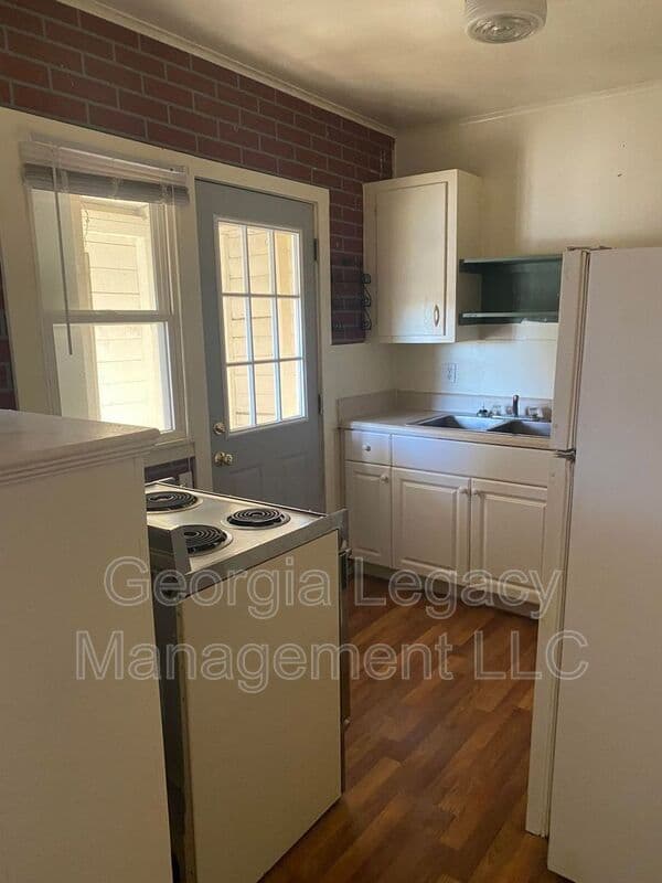 Toccoa House: 37 Andrews Court