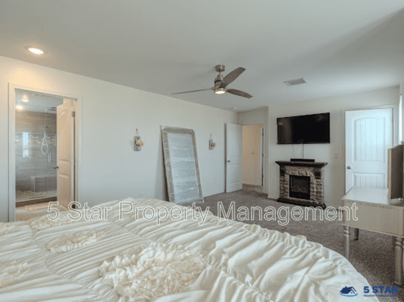 El Paso House: 2233 Mike Price Dr