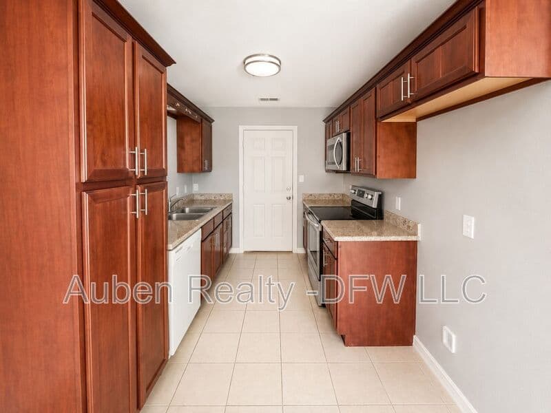 Princeton House: 1109 Parkway Trail