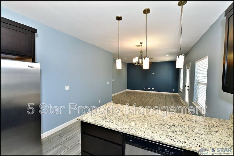 El Paso House: 14972 Louis Baudoin !!
