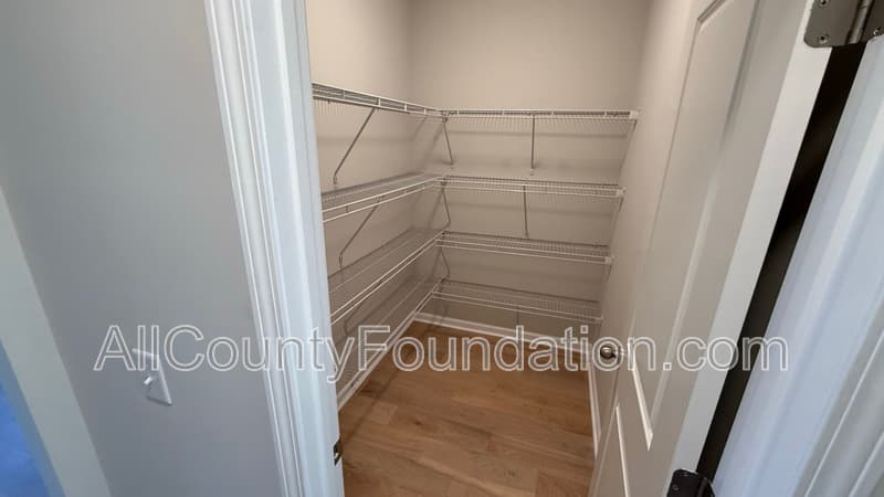 Summerville House: 2512 Hummingbird Lane
